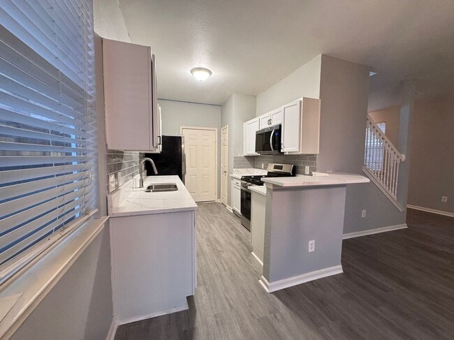 Building Photo - 6427 Waldron Cir