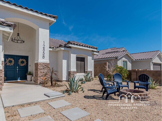 Foto del edificio - “Modern 4-Bedroom, 2-Bathroom Solar Home in El Rancho”
