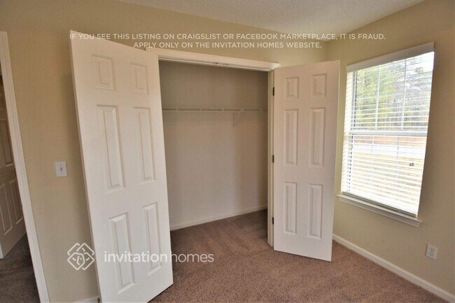Foto del edificio - 597 Lakewater View Dr