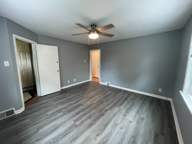 Building Photo - 141 Willow Grove Ave