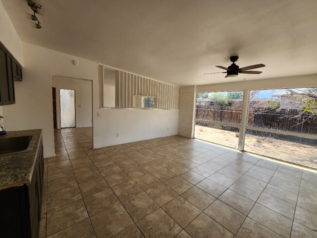 Building Photo - 6925 E Lurlene Dr