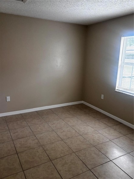 Building Photo - 5529 La Salle Ct