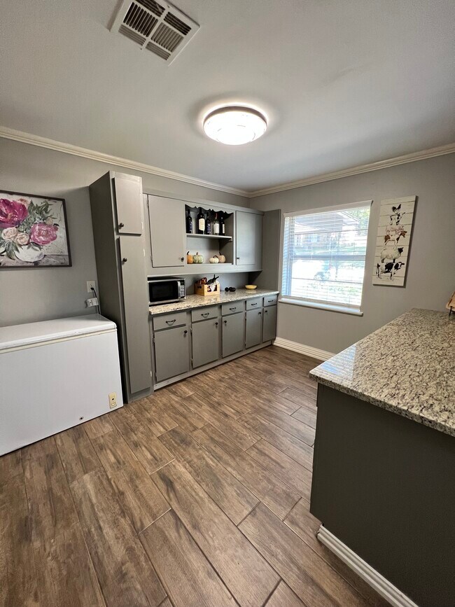 Foto del edificio - 2311 Brookhaven Dr