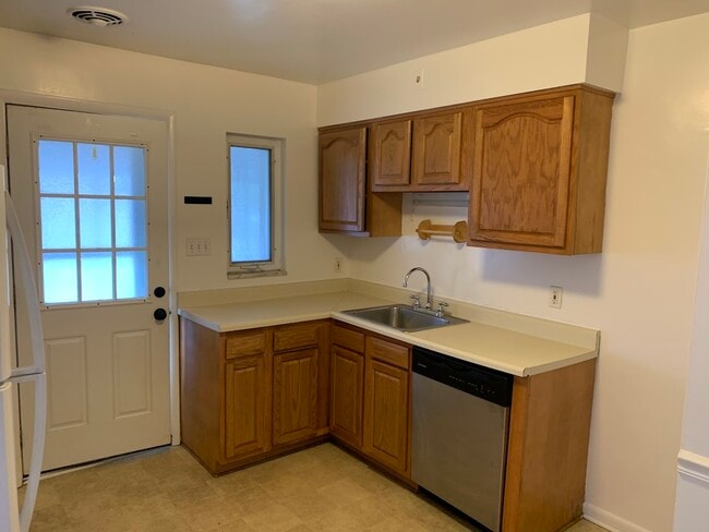 Building Photo - 5 Mount Royal Ct