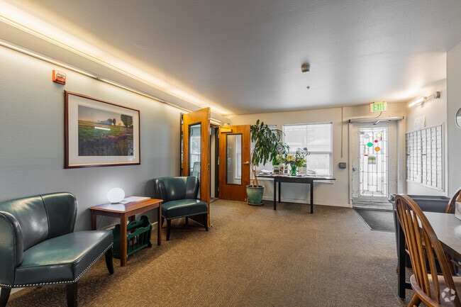 Lobby - Weidler Commons
