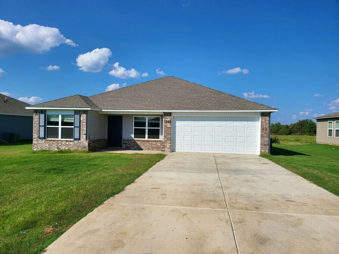 Brand New4 Bedroom ,2.5 Bath with 2 Car G... - Brand New4 Bedroom ,2.5 Bath  with 2 Car G...