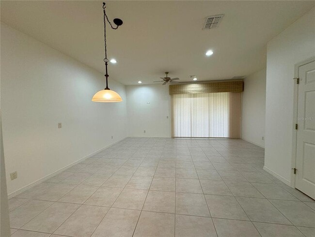 Building Photo - 1707 W Spring Meadow Loop