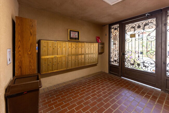 Foto del edificio - 1525 S Saltair Ave