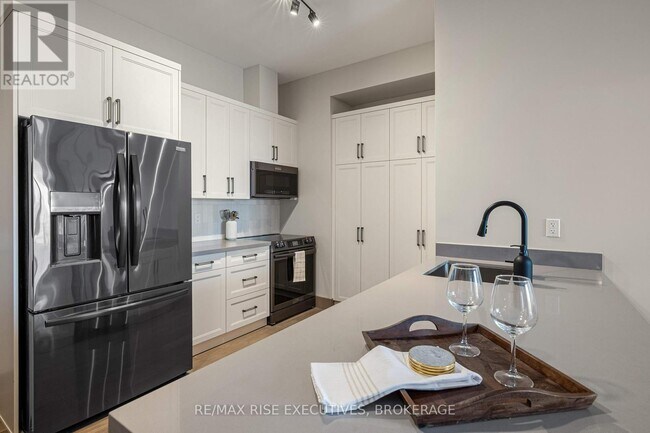 Building Photo - 2274 Princess St