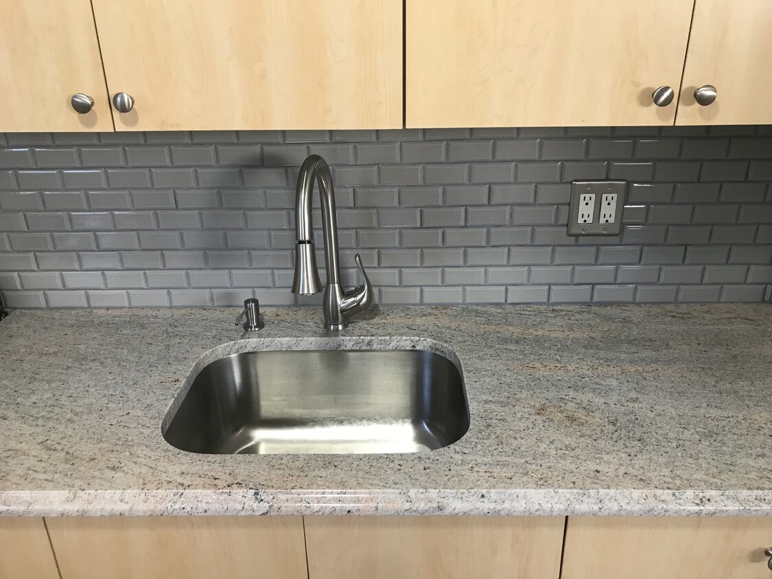 Foto principal - 7120 Hylan Blvd
