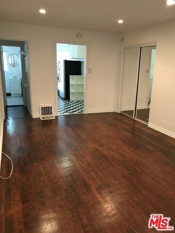 Foto del edificio - 1254 N Orange Grove Ave