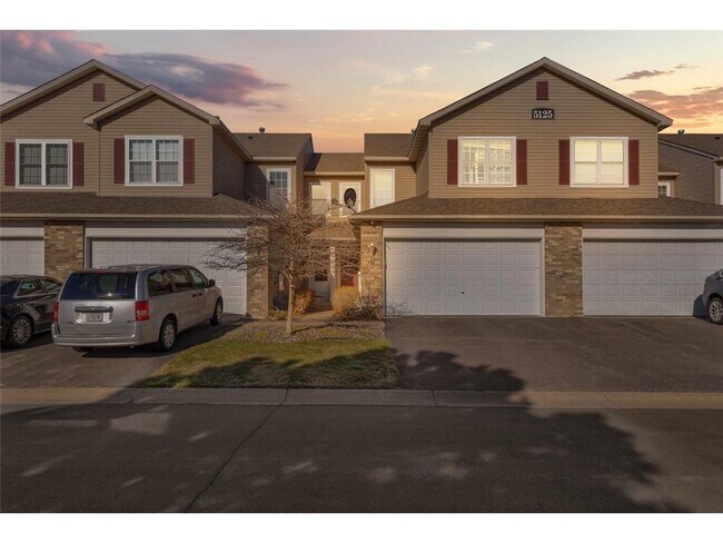 Foto del edificio - 5125 Holly Ln N