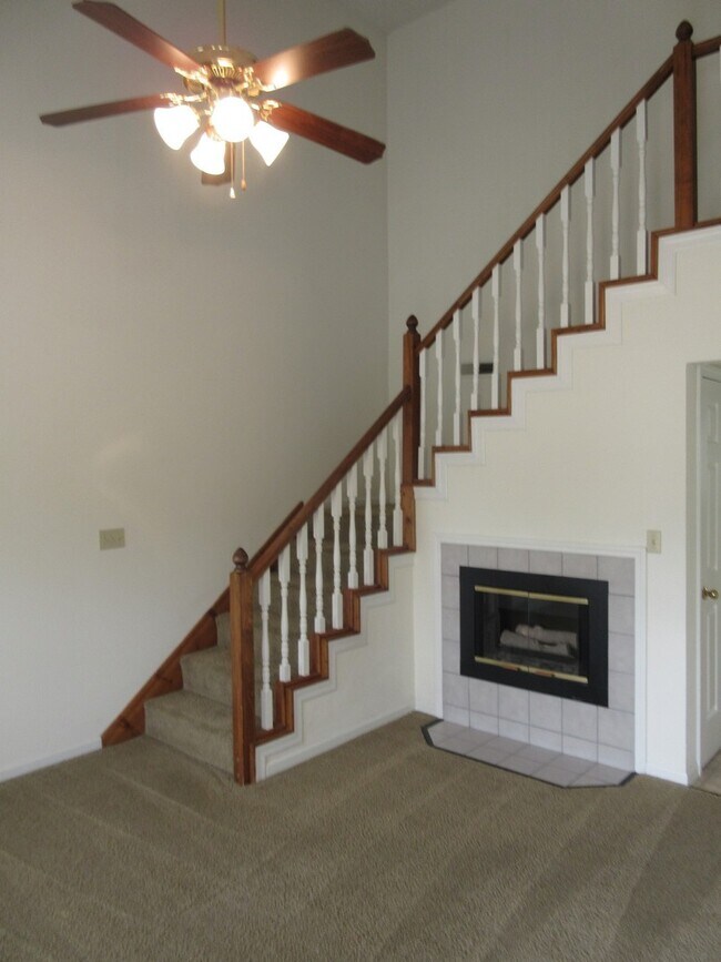 Foto del edificio - 4901-4903 W. Millbrook Dr.