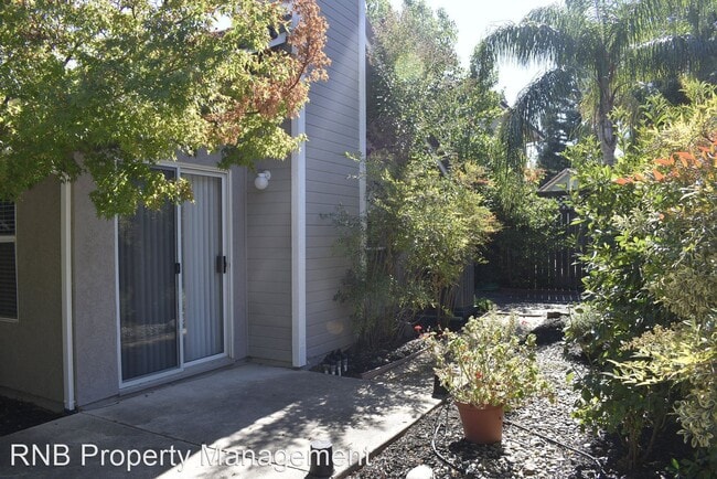 Building Photo - 4 br, 2 bath House - 156 Dulverton Circle