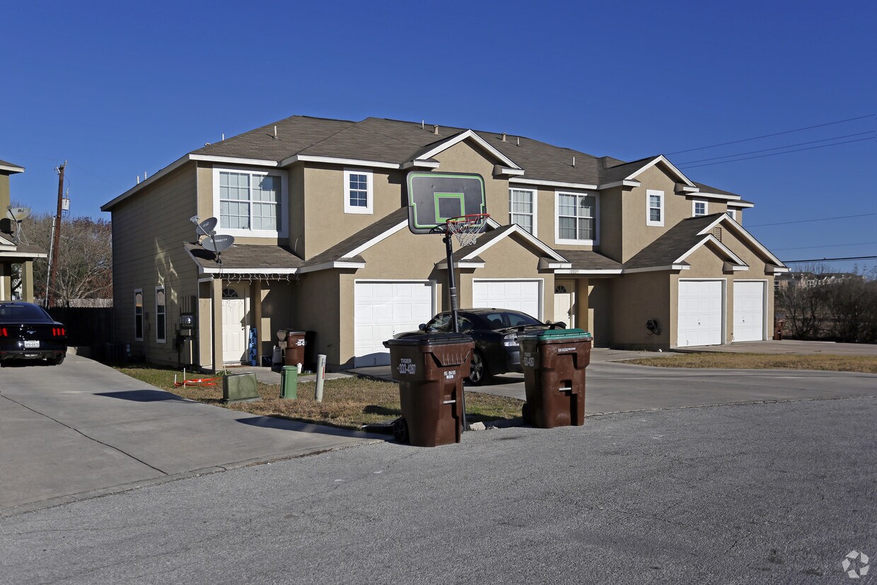 10027 Vasso Vw, Converse, TX 78109 Apartments in Converse, TX