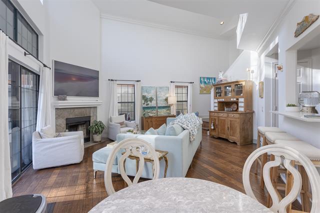 Foto del edificio - 5950 Lindenshire Ln