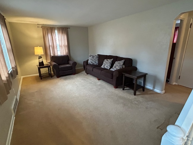 Foto del edificio - 190 Andrew Dr