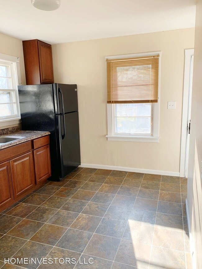 Building Photo - 2 br, 1 bath House - 236 Kiowa