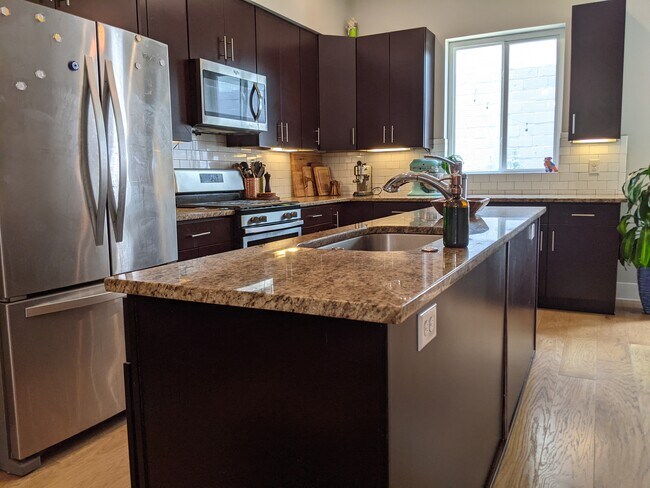 Foto del edificio - 1340 N Howard St