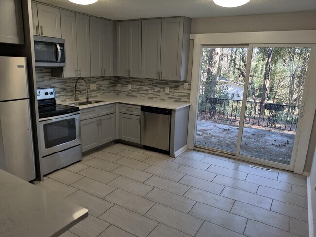 Foto del edificio - 3108 Erskine Dr