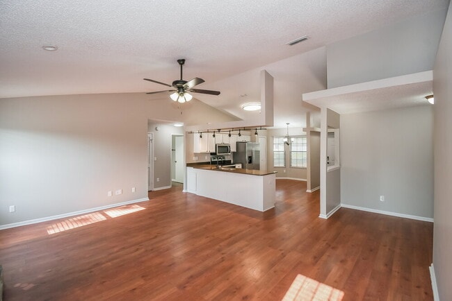 Building Photo - 8155 Pineverde Ln