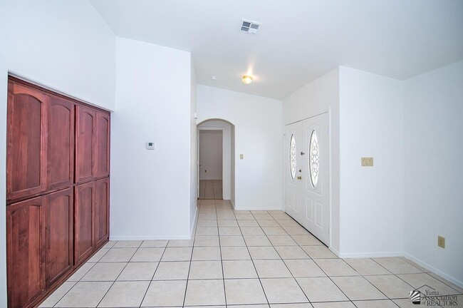 Building Photo - 3762 W 12th St