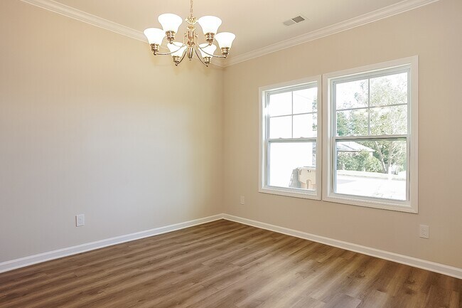 Foto del edificio - 360 Bainbridge Dr