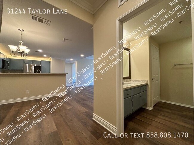 Building Photo - Sparkling 2 BR 2 BA Home for Lease!