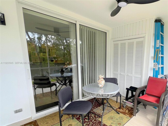 Foto del edificio - 3660 NE 166th St