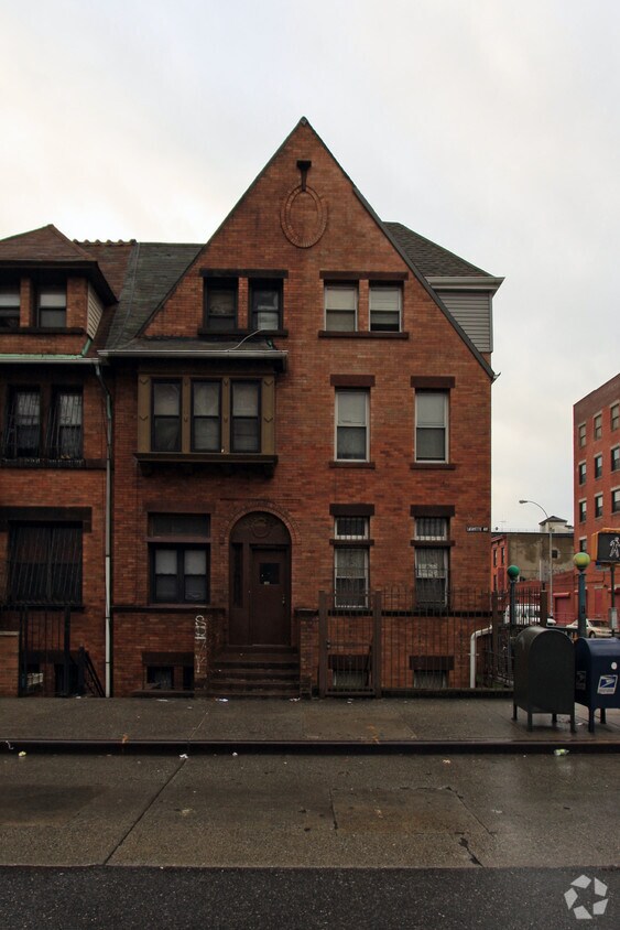 Primary Photo - 386 Lafayette Ave