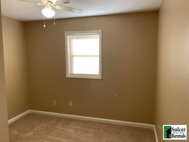 Foto del edificio - Newly Renovated 3BR House. HUD Accepted!