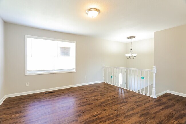 Foto del edificio - 909 Country View Dr NE