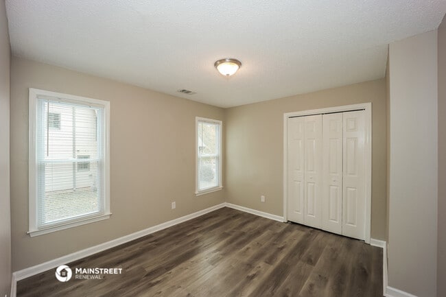 Building Photo - 3430 Rock Creek Dr