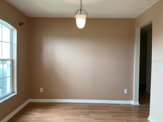 Building Photo - 1392 Willow Wind Dr