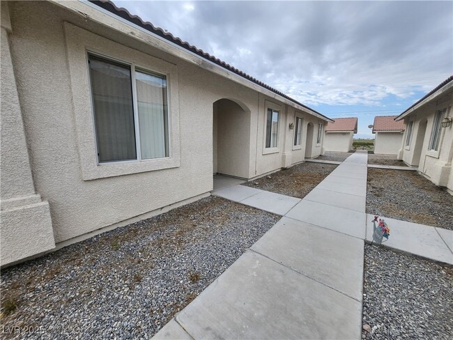 Building Photo - 2580 E Ambush St