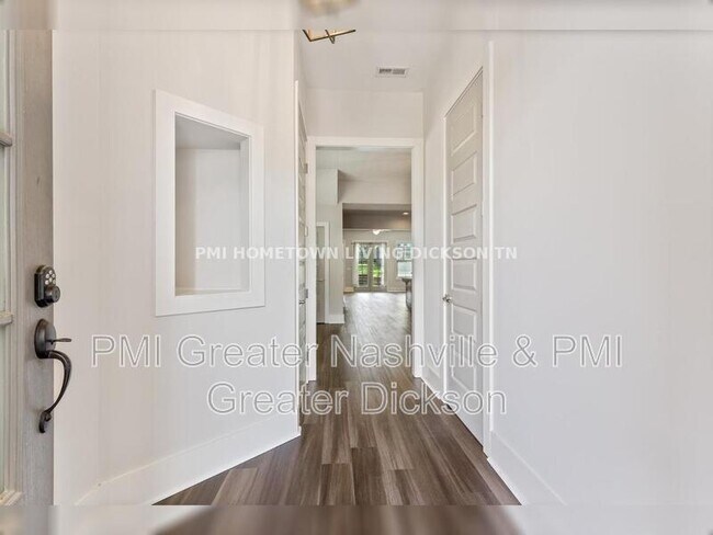 Foto del edificio - 5921B Robertson Ave