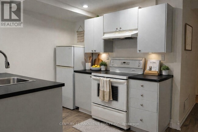 Building Photo - 2360 Clearside Ct