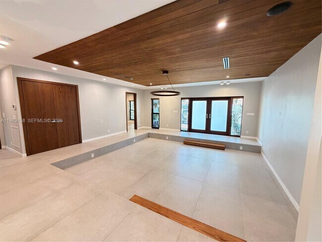 Foto del edificio - 3200 NE 165th St