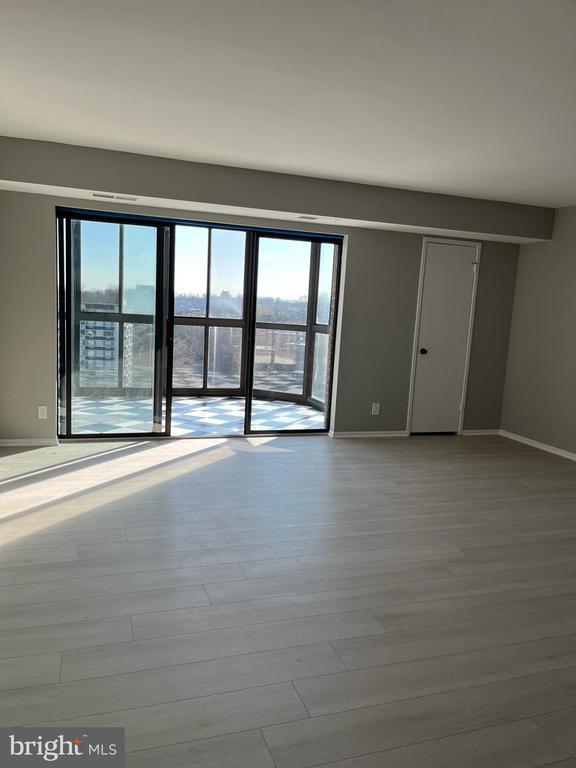 Foto del edificio - 1600 N Oak St