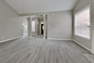 Building Photo - 17902 Western Pass Ln