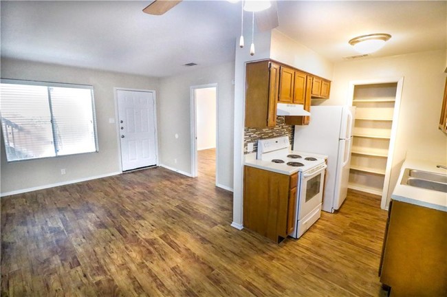 Building Photo - 1208 Sam Bass Cir