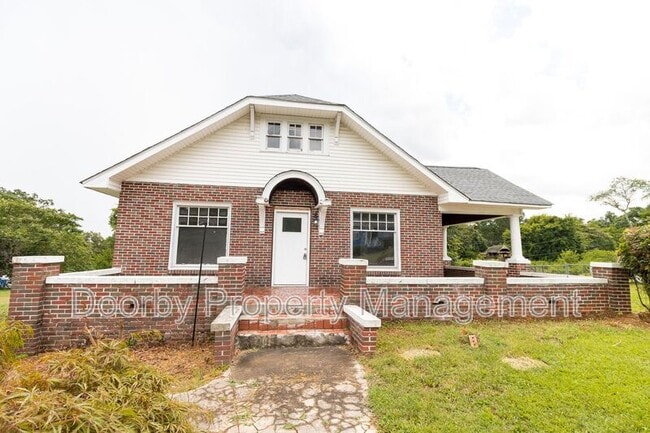 Photo - 2802 Fairview Dr House