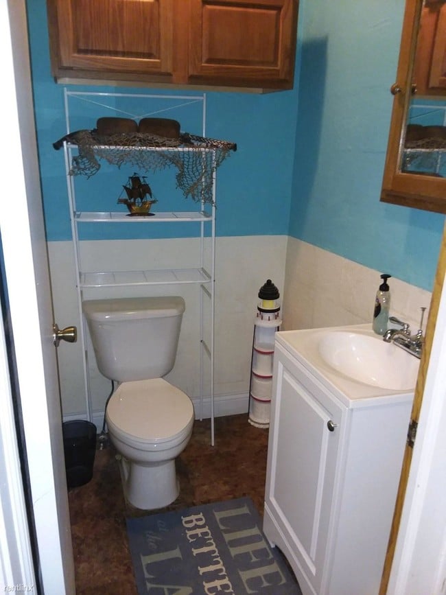 Building Photo - 4 br, 1.5 bath House - 105 S Ottawa St