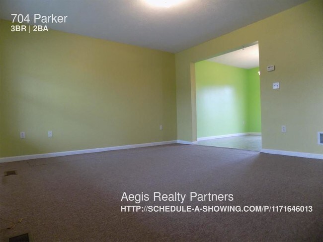 Building Photo - 704 Parker Ave