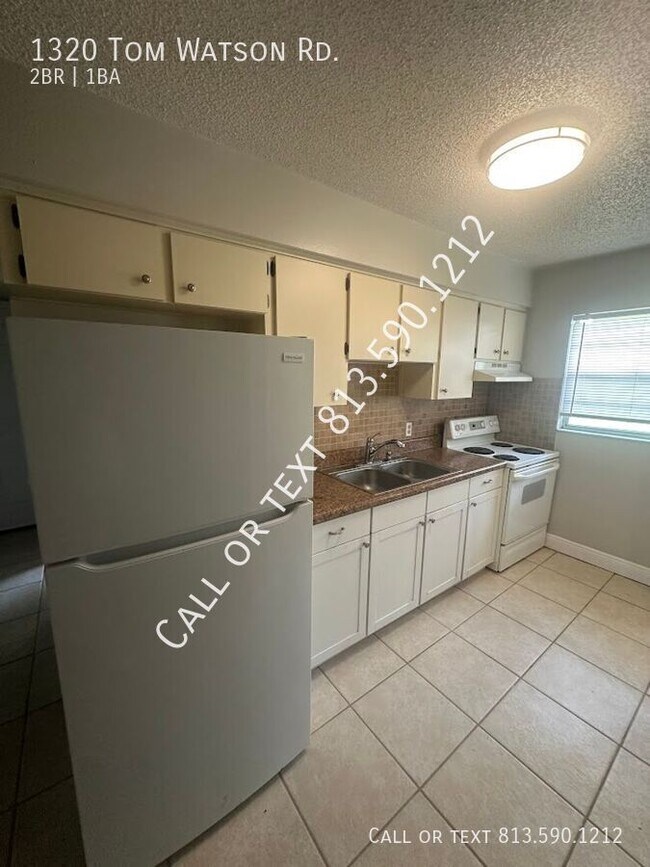 Foto del edificio - 1320 Tom Watson Rd