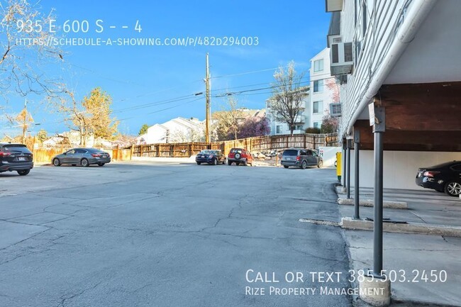 Building Photo - Hillside Apartments