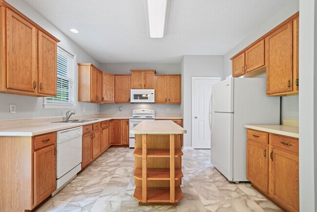 Building Photo - 4405 Feather Way
