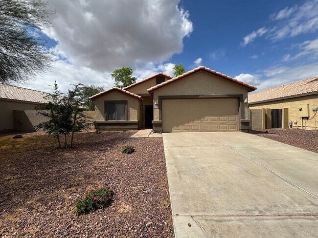 Building Photo - BEAUTIFUL 3 BEDROOM 2 BATHROOM HOME IN GOO...