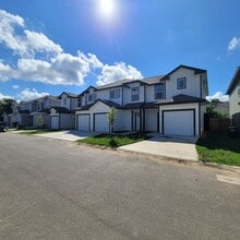 Building Photo - 9918 Hazy Bend