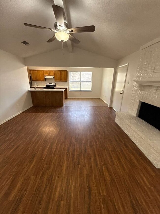 Foto del edificio - 7312 Boisenberry Ln